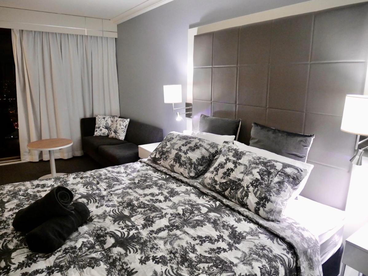 Fab In Heart Of Surfers Paradise! Free Wifi And Free Parking!