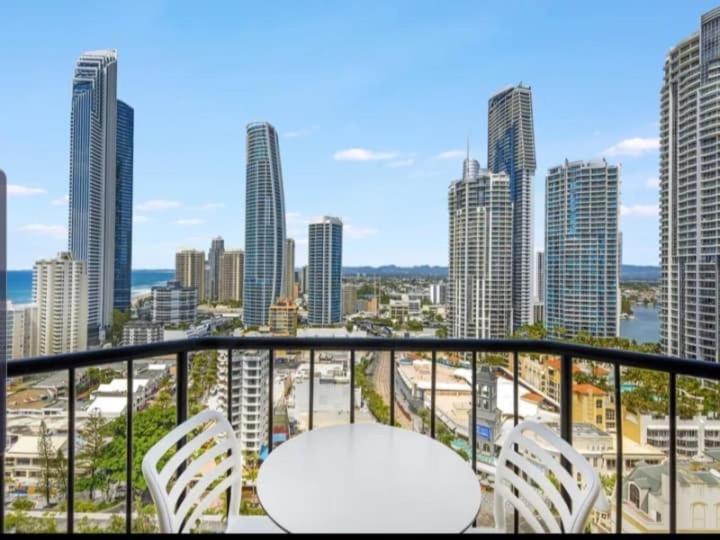 Fab In Heart Of Surfers Paradise! Free Wifi And Free Parking! Pensão