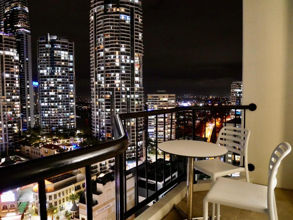 Fab In Heart Of Surfers Paradise! Free Wifi And Free Parking!