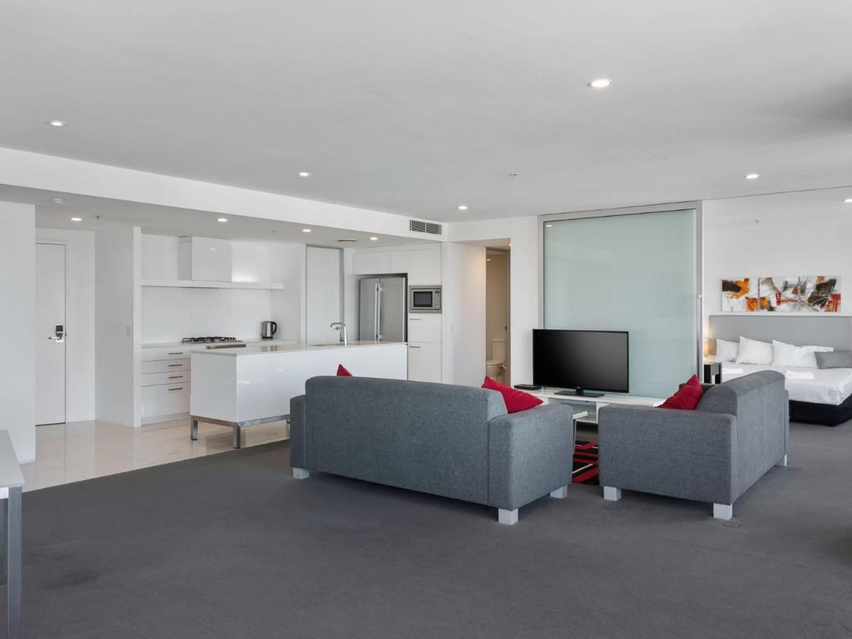 Apartment Luxury 3 Bedroom With Ocean Views - Coast Hm Gold Coast