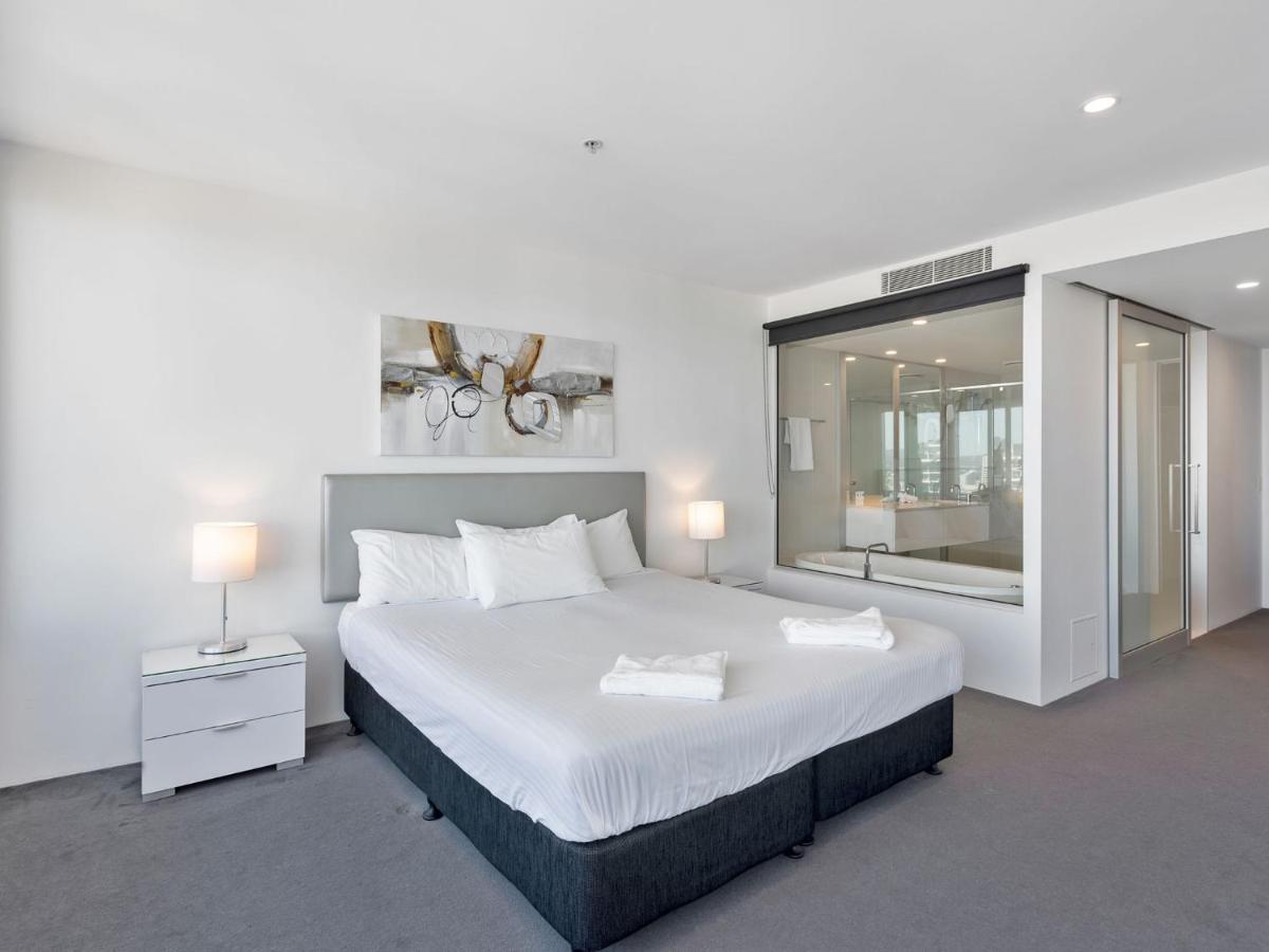 Apartment Luxury 3 Bedroom With Ocean Views - Coast Hm Gold Coast