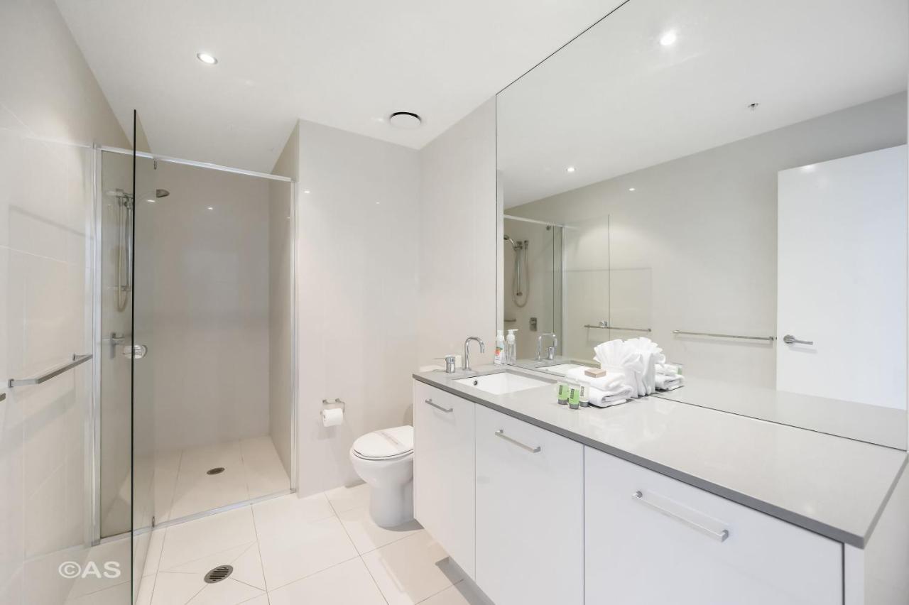 Circle On Cavill - Private - Gold Coast
