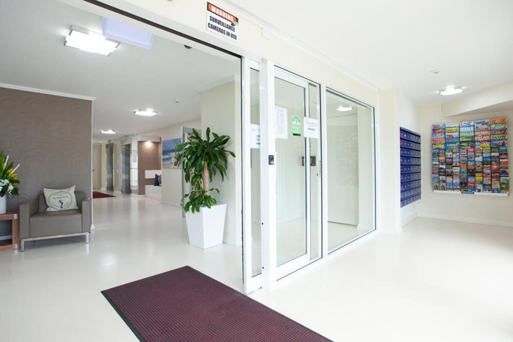 Grosvenor Beachfront Surfers Paradise Aparthotel 3*
