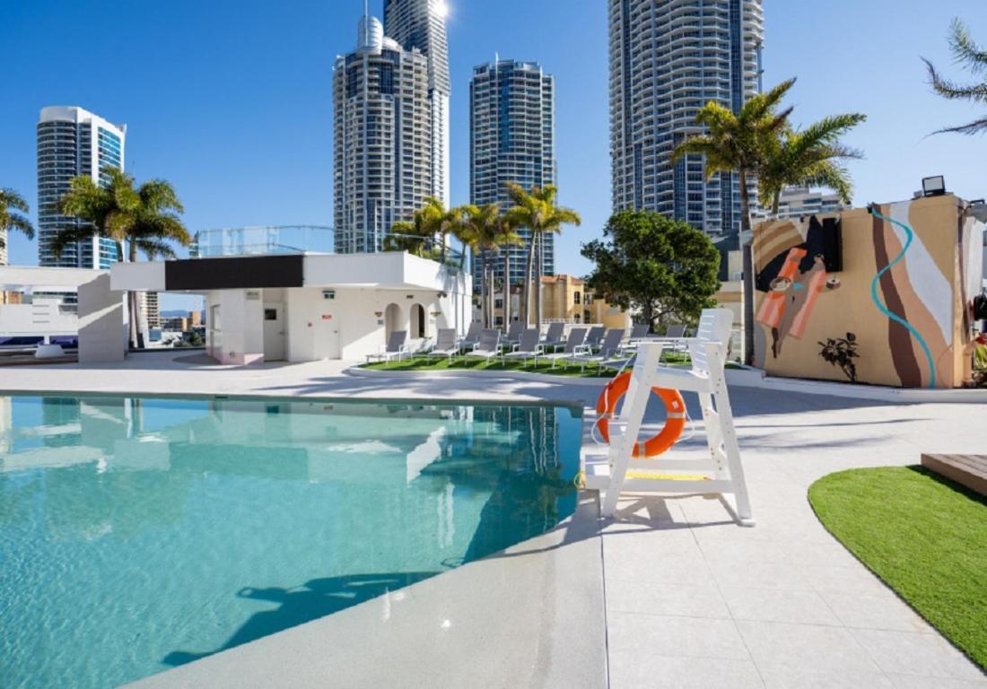 Beachside Studio With Ocean And Views * Gold Coast