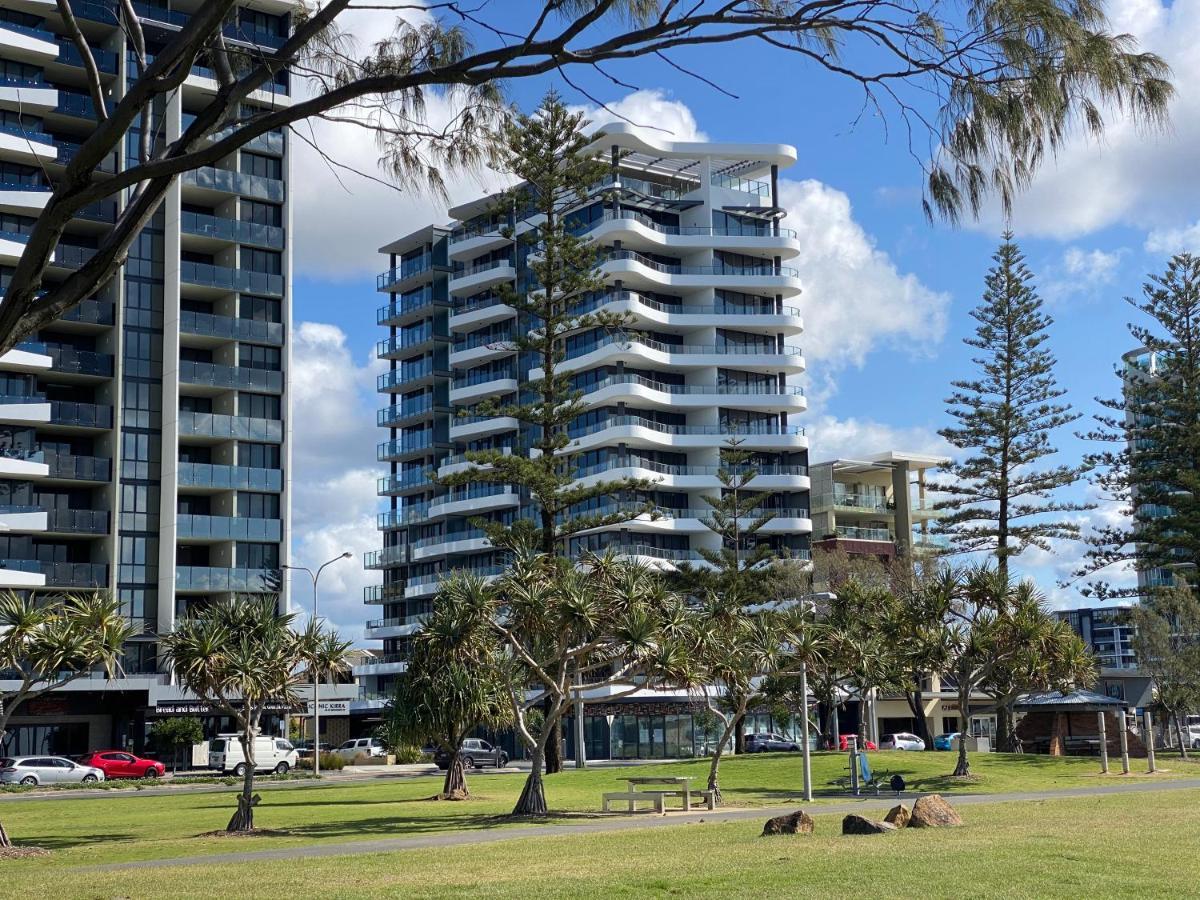 X Kirra Aparthotel