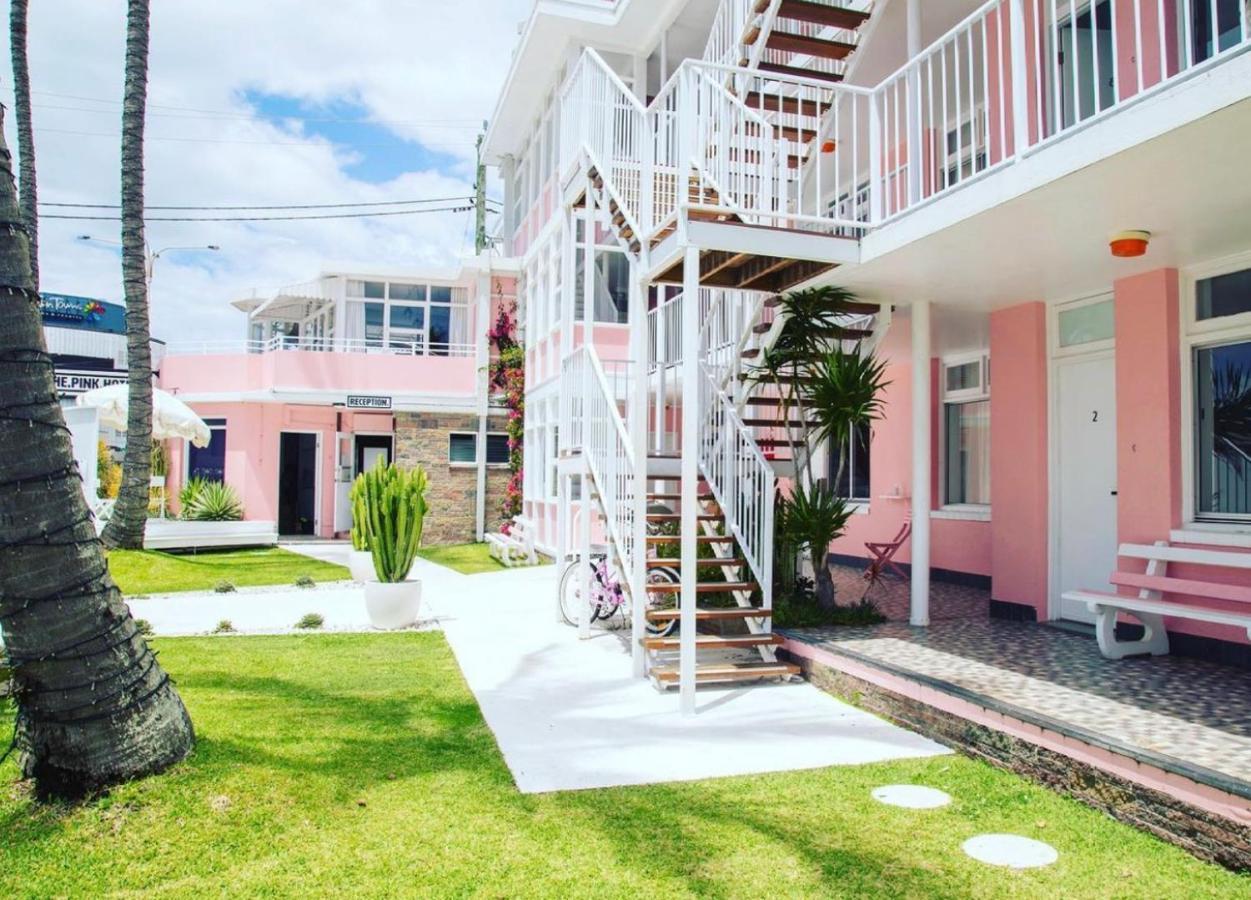 Hotel The Pink Coolangatta 4*