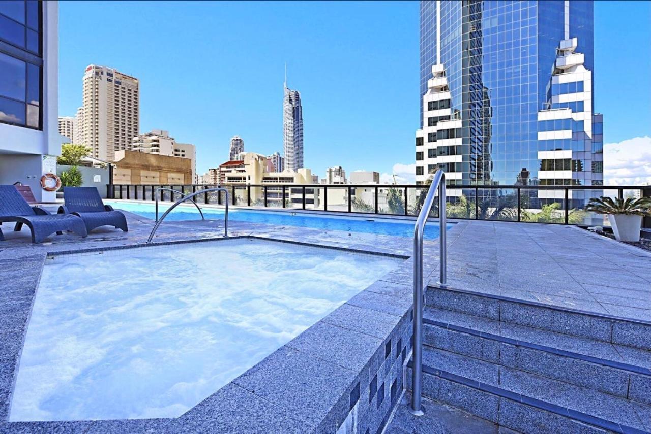 Apartment Circle On Cavill Surfers Paradise Apartments-holiday Paradise *