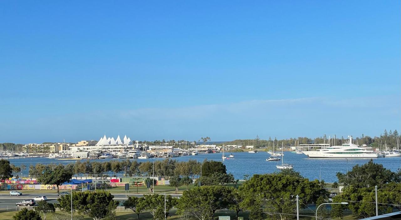 Marina Ocean View At The Shores Gold Coast