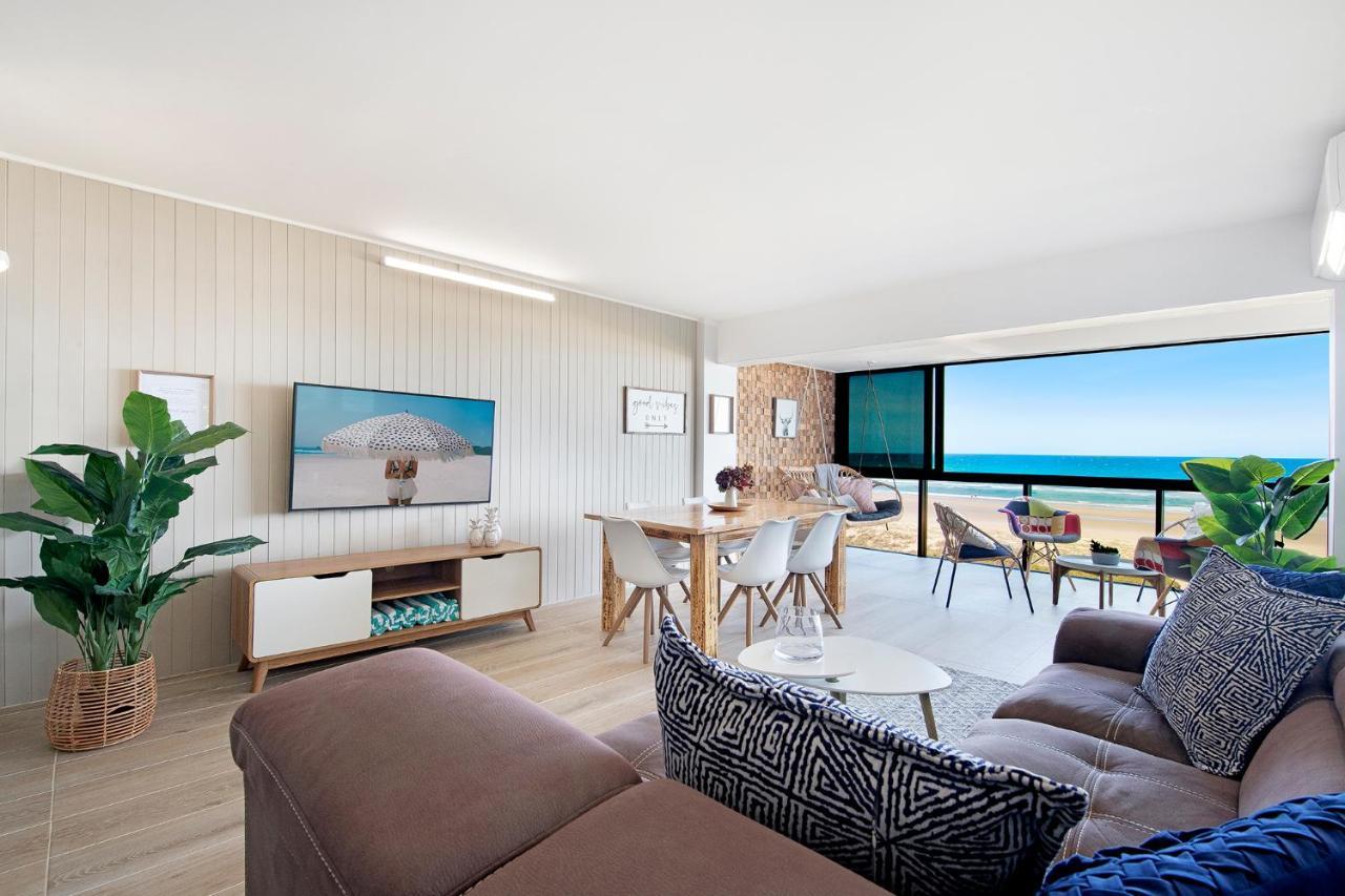 Absolutly Beachfront Surfers Paradise, Pure Shores!