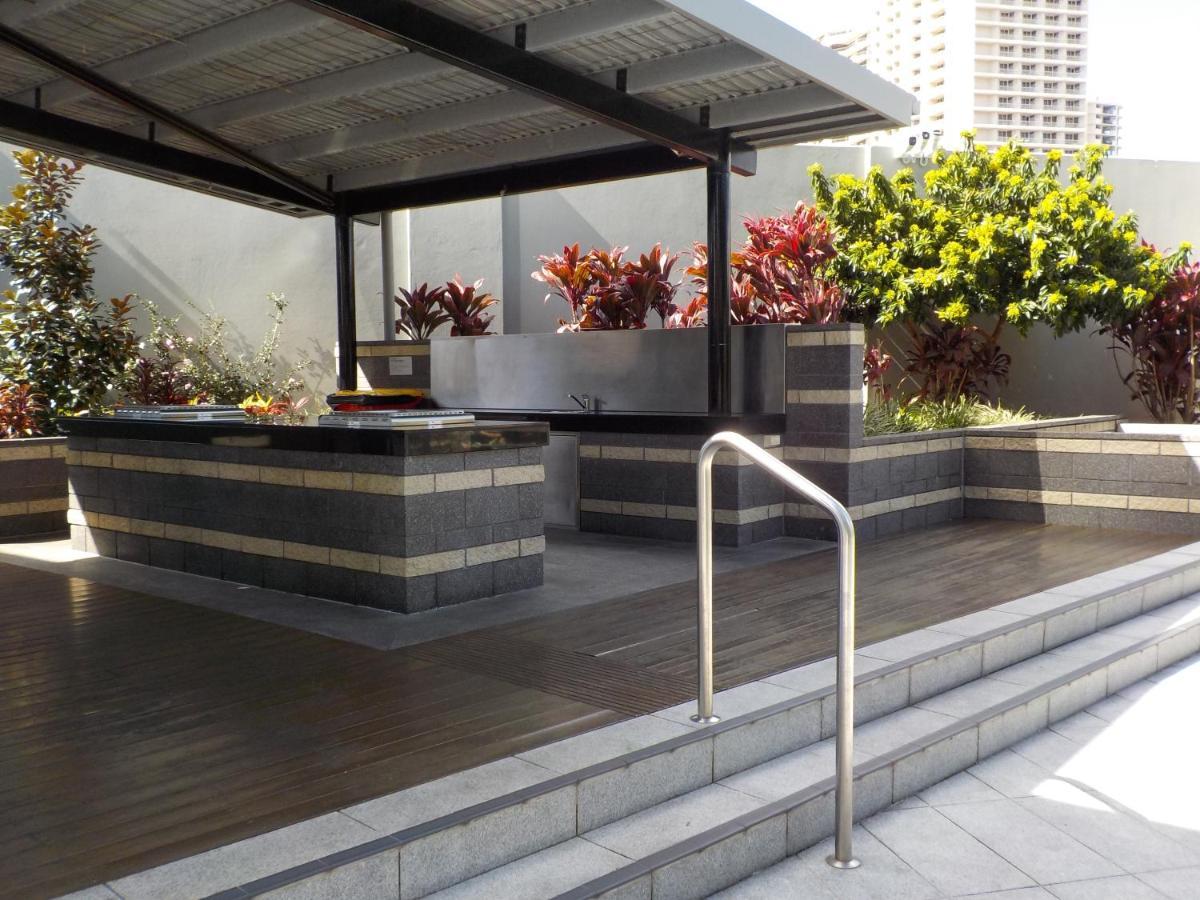 Circle On Cavill - Hr Surfers Paradise Apartment