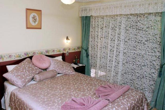 Bed & Breakfast Hillside Country Retreat