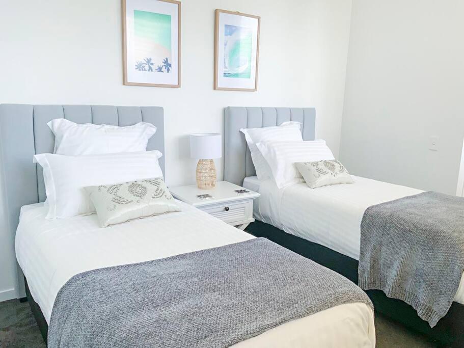 Apartment Air On Broadbeach Beachfront 2level Stunning With 180 Degree Views Gold Coast
