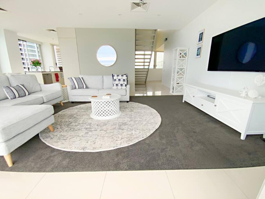 Air On Broadbeach Beachfront 2level Stunning With 180 Degree Views Apartment Gold Coast