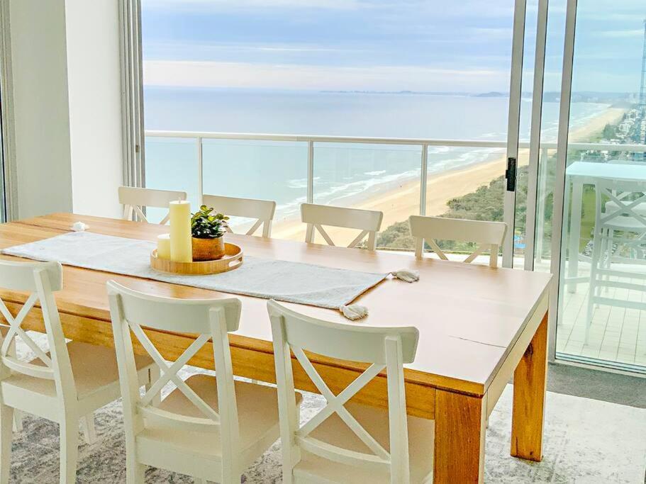 Apartment Air On Broadbeach Beachfront 2level Stunning With 180 Degree Views Gold Coast