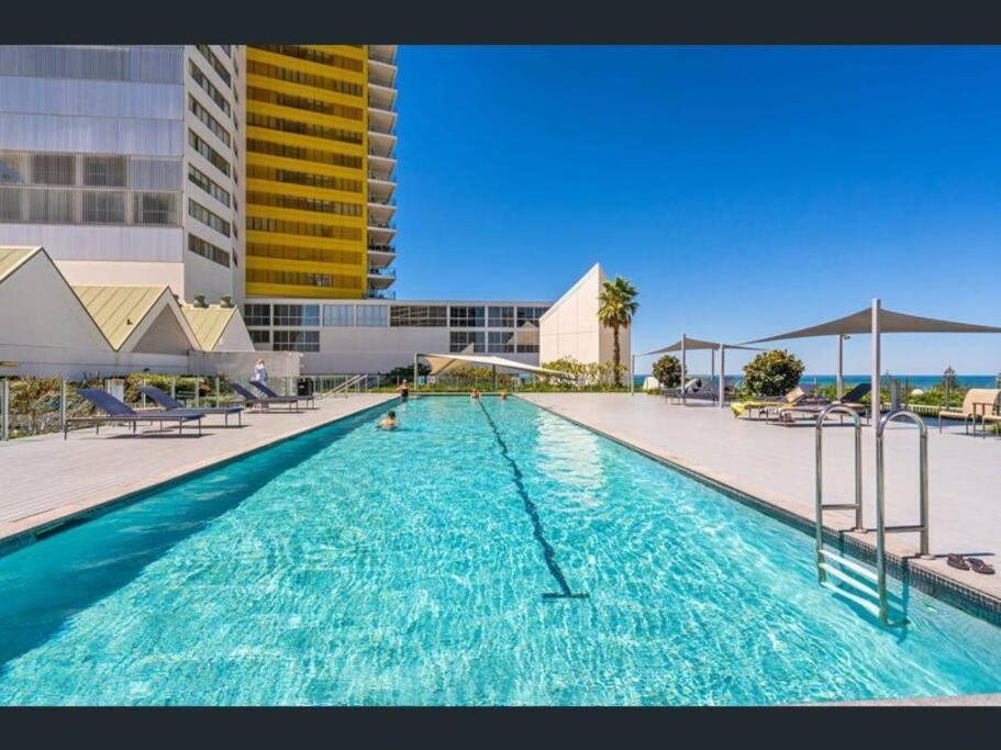 Air On Broadbeach Beachfront 2level Stunning With 180 Degree Views Apartment