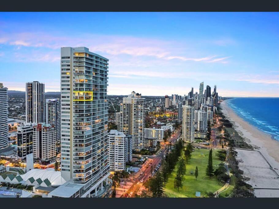 Air On Broadbeach Beachfront 2level Stunning With 180 Degree Views Gold Coast