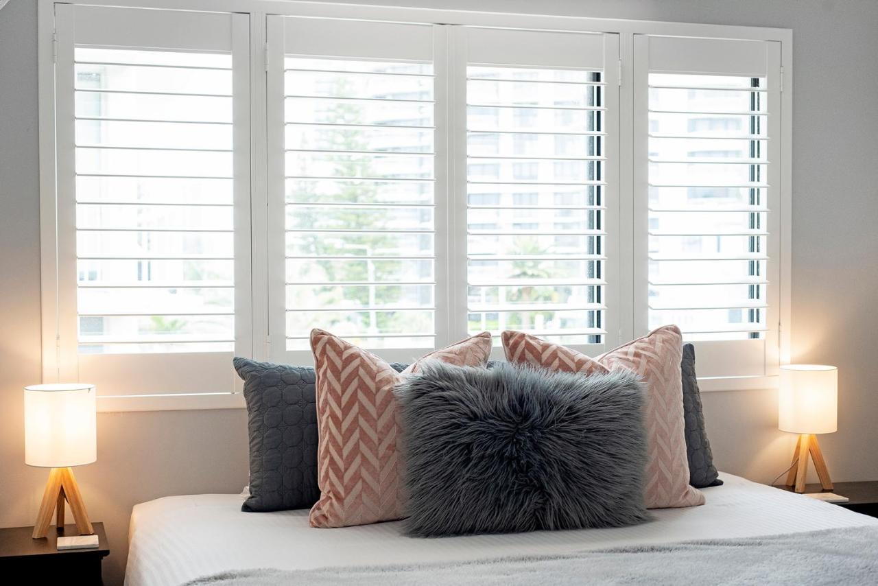 Absolutly Beachfront Surfers Paradise, Pure Shores! *