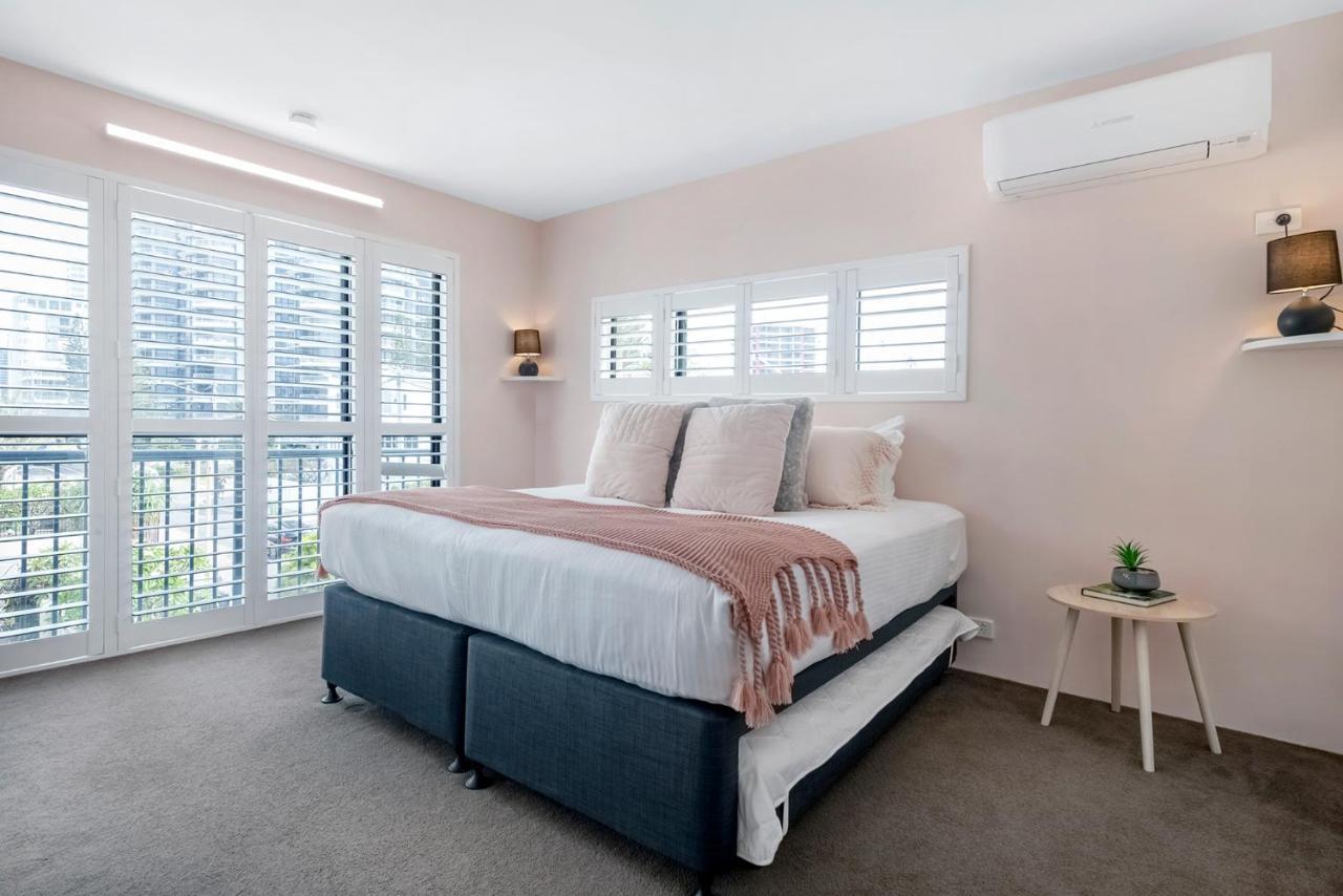 Absolutly Beachfront Surfers Paradise, Pure Shores! Gold Coast
