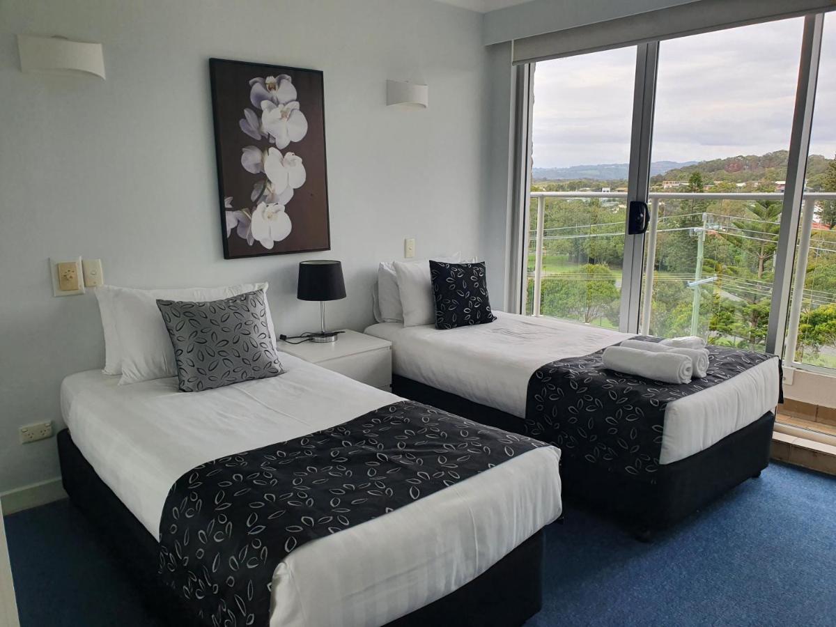 Pacific Surf Absolute Beachfront Aparthotel 3*