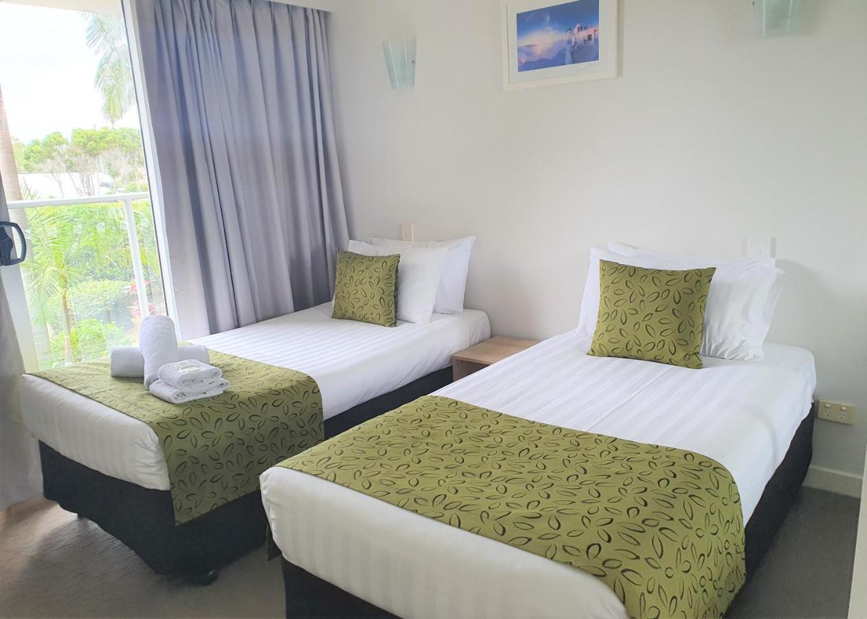 Pacific Surf Absolute Beachfront Aparthotel