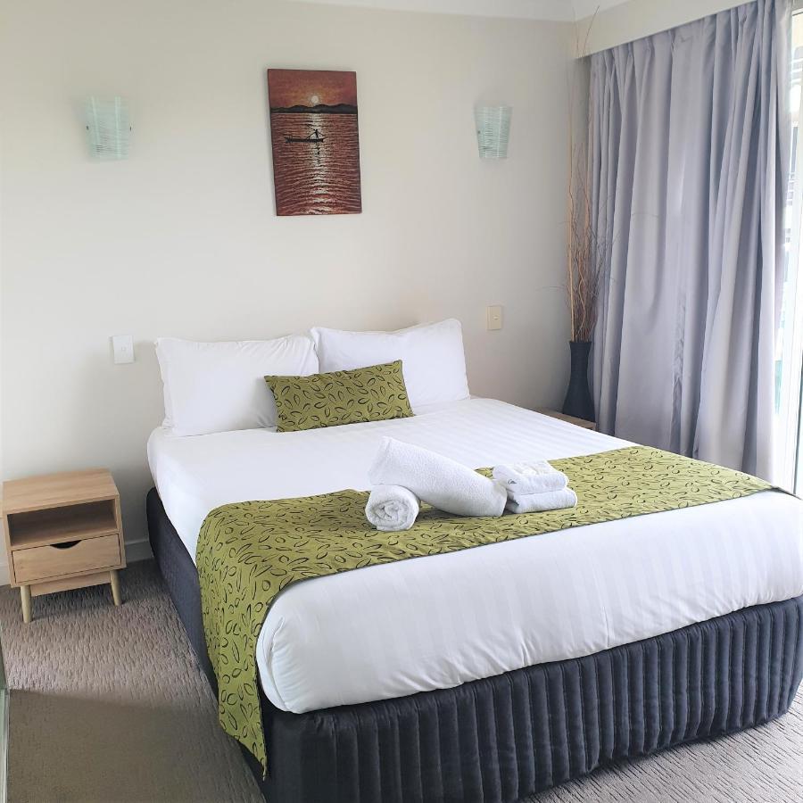 Aparthotel Pacific Surf Absolute Beachfront Gold Coast