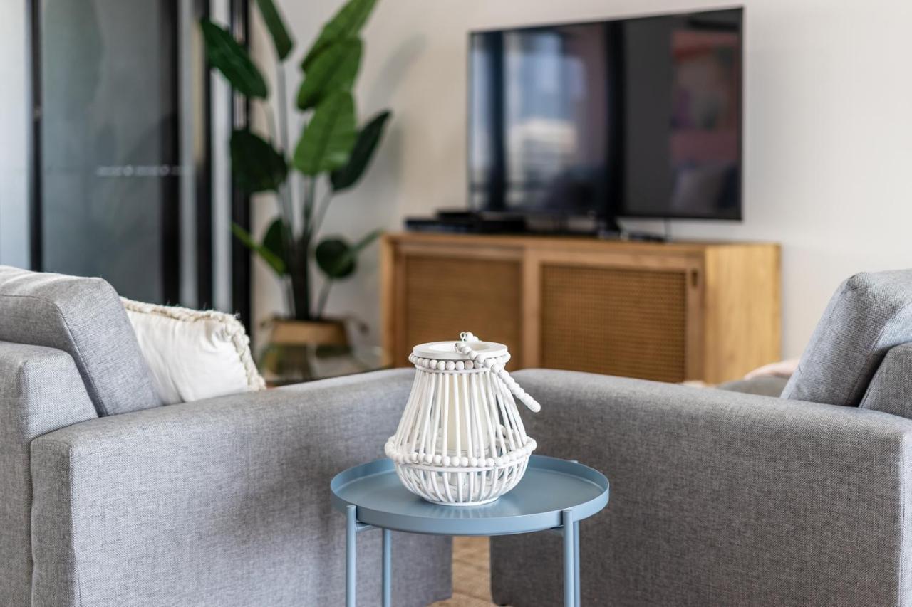 Circle On Cavill 2, 3, 4 & 5 Bedroom Skyhomes & Sub Penthouses By Holidays Apartment *