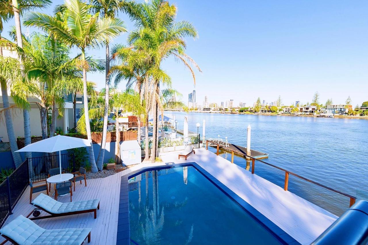 Surfers Paradise Unique 7-bedrooms Waterfront * Gold Coast
