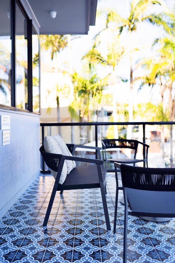 Surfers Paradise Unique 7-bedrooms Waterfront *