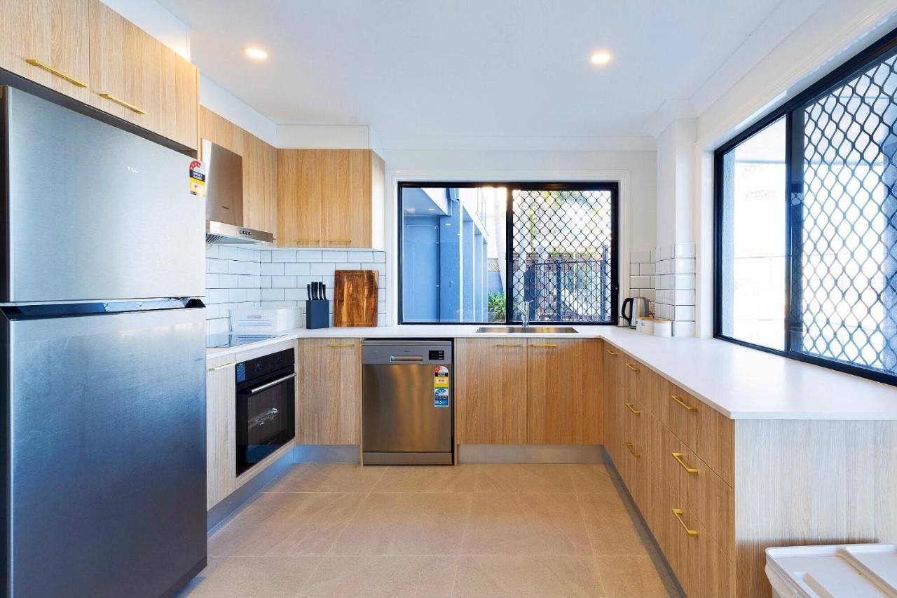 Villa Surfers Paradise Unique 7-bedrooms Waterfront Gold Coast
