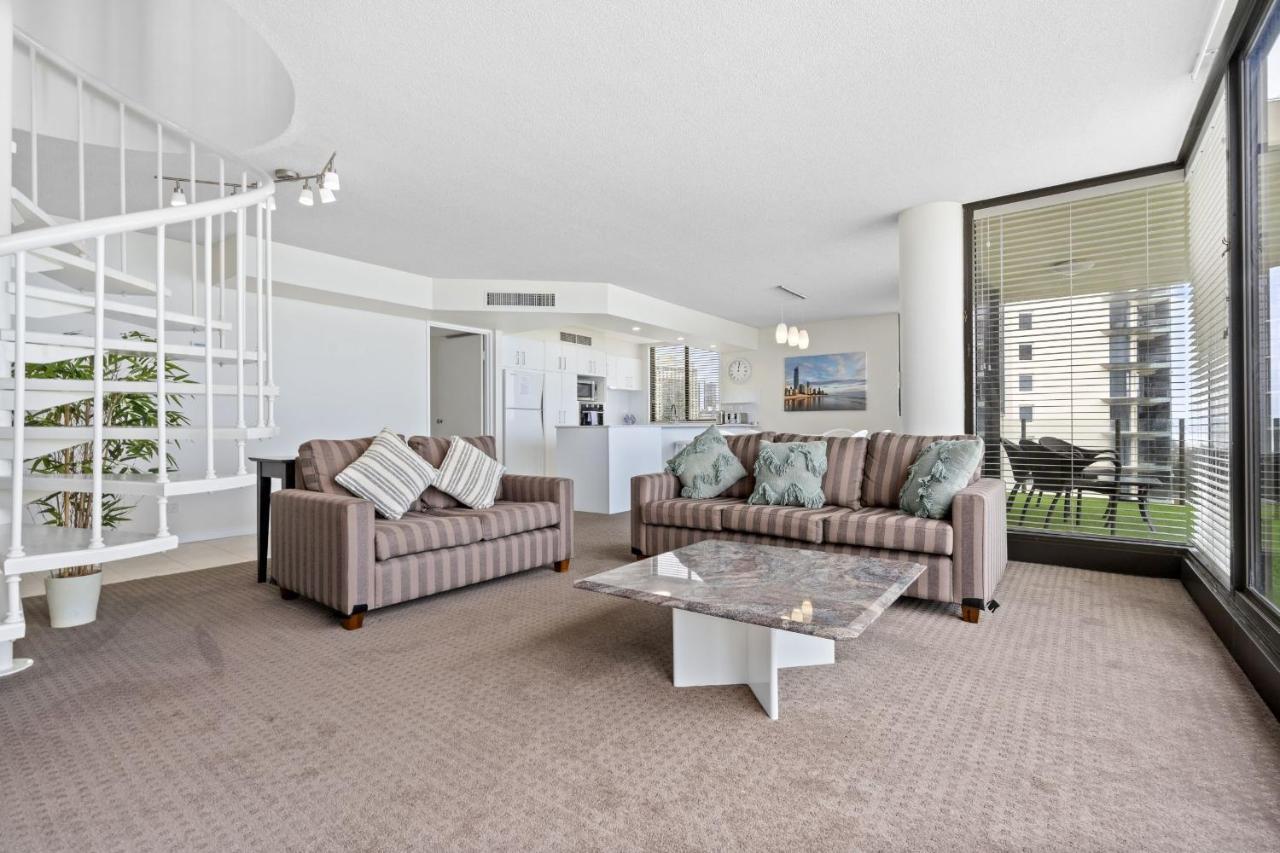 Apartment Premiere