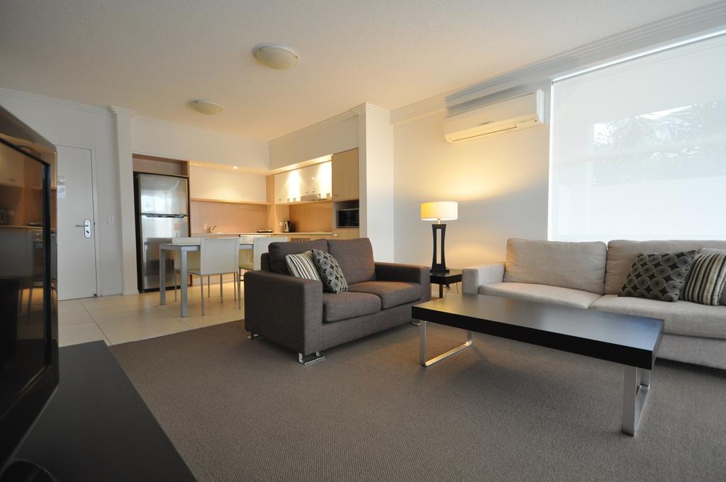 Chancellor Lakeside Aparthotel