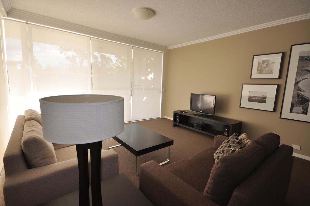 Aparthotel Chancellor Lakeside Gold Coast