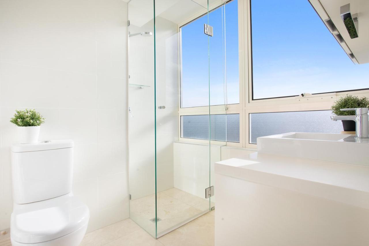 Relax With & River Views In 3br W/ Pool Apartment