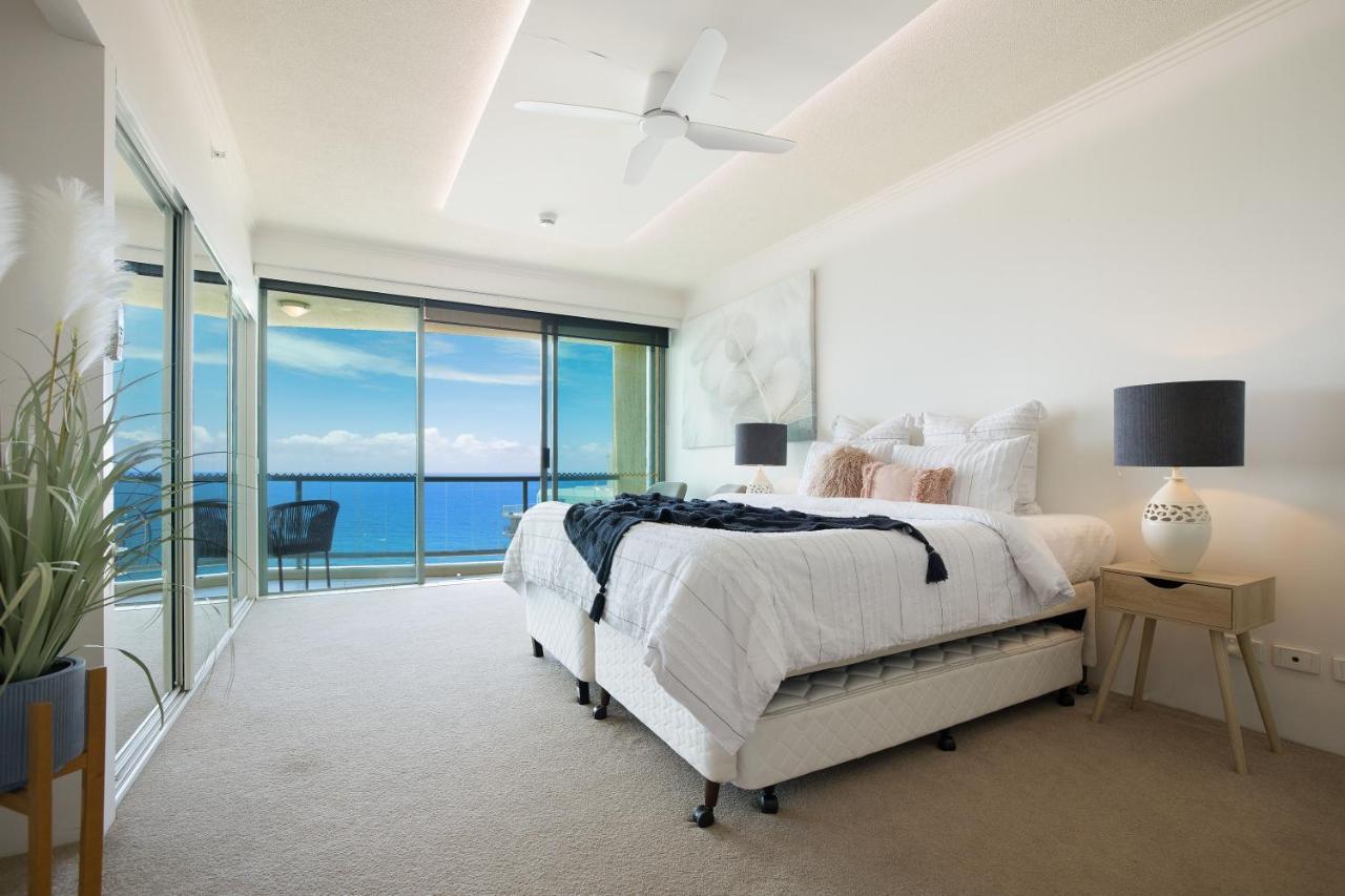 Apartment Style 3br Unit W/ Huge Entertainers Balcony *