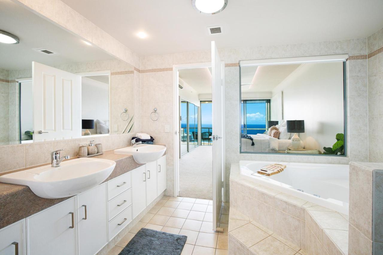 Style 3br Unit W/ Huge Entertainers Balcony *