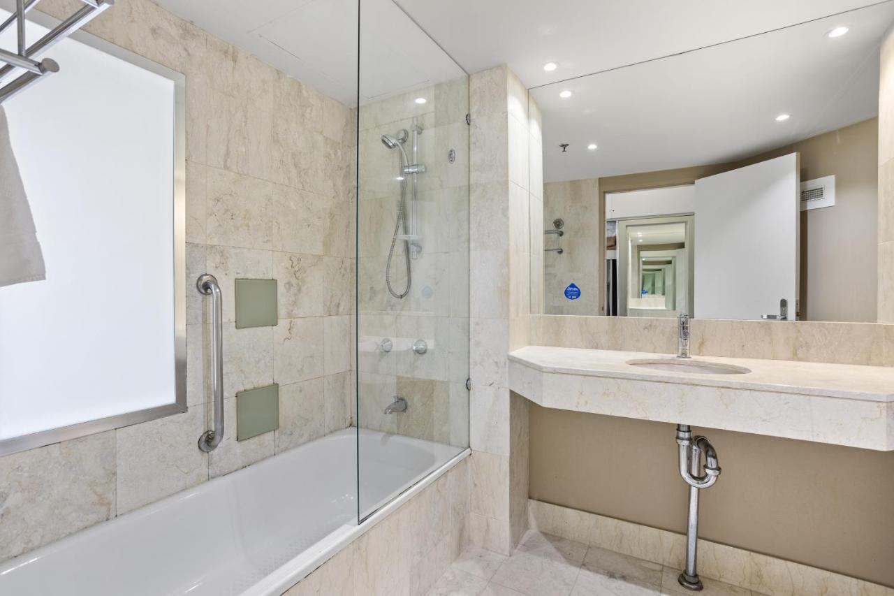 Ocean Views In Surfers Paradise * Gold Coast