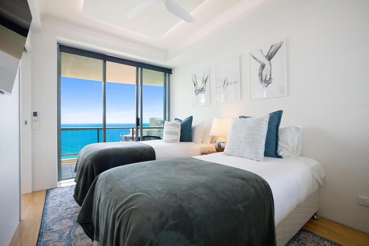 Apartment Style 3br Unit W/ Huge Entertainers Balcony Gold Coast