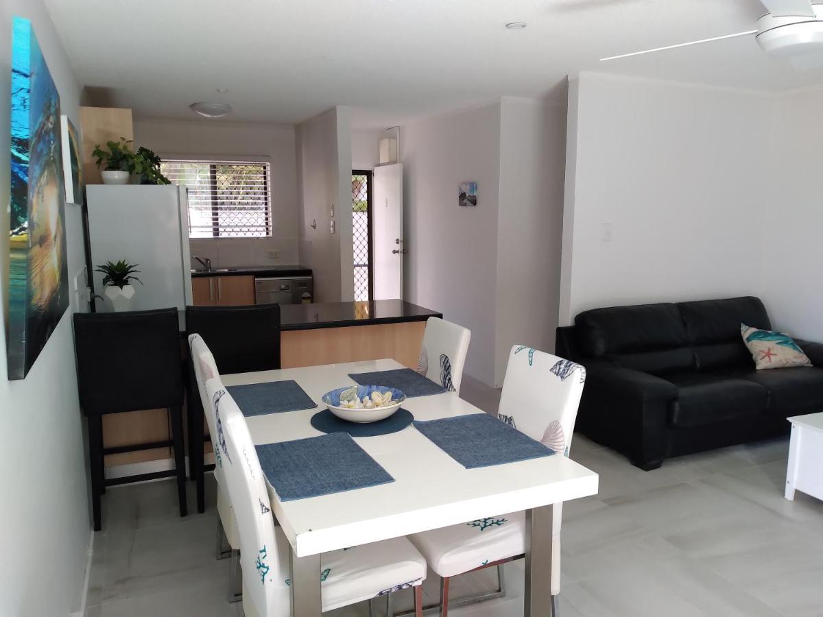 Fantastic 2brm Absolute Beachfront Apartment, Hedges Avenue Mermaid Beach Apartamento Gold Coast