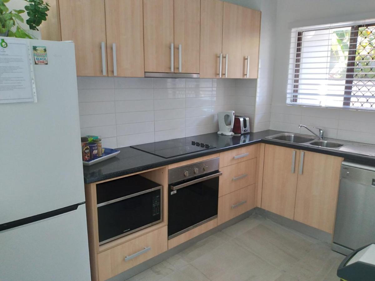 Fantastic 2brm Absolute Beachfront Apartment, Hedges Avenue Mermaid Beach Gold Coast