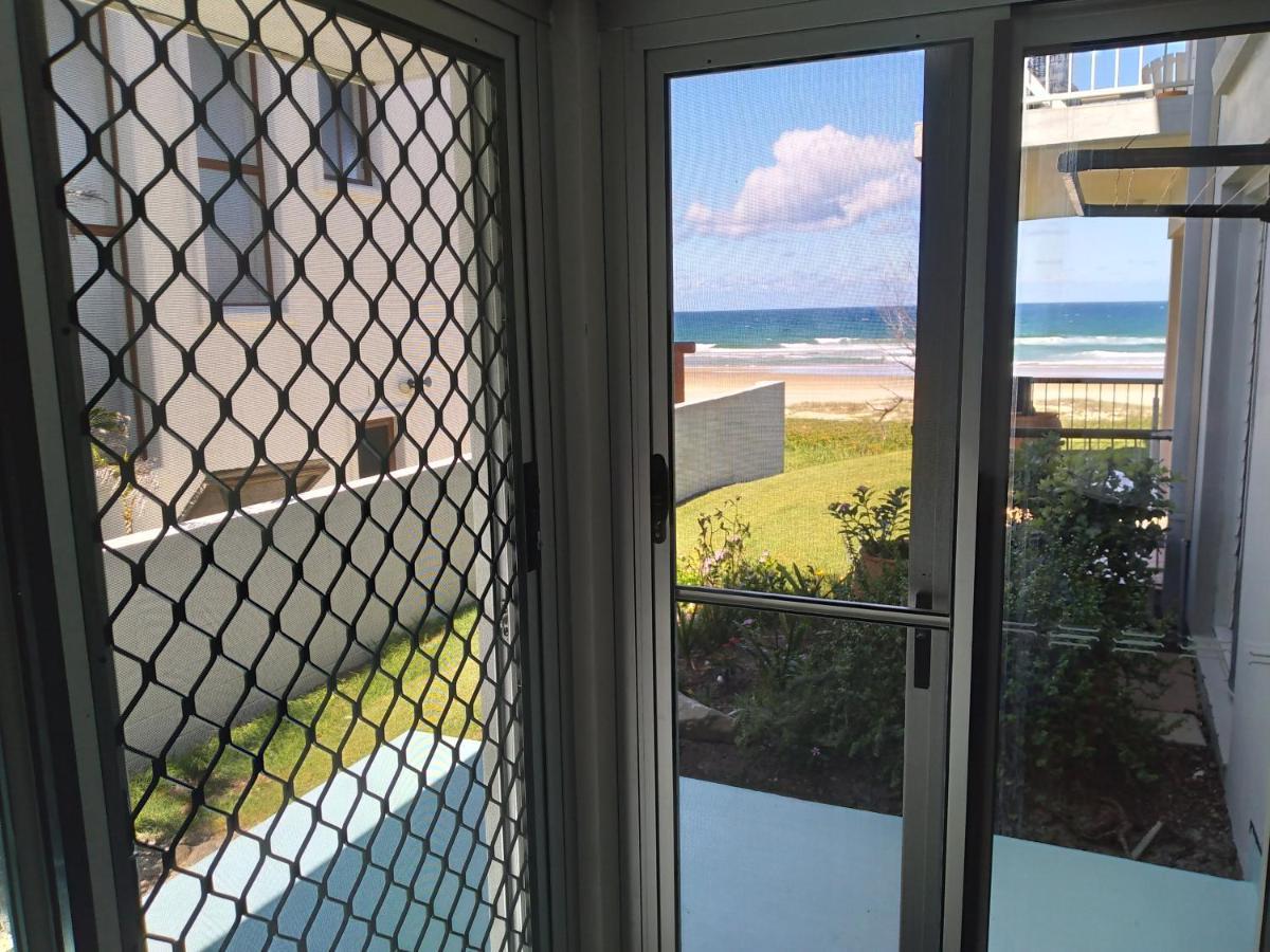 Fantastic 2brm Absolute Beachfront Apartment, Hedges Avenue Mermaid Beach * Gold Coast