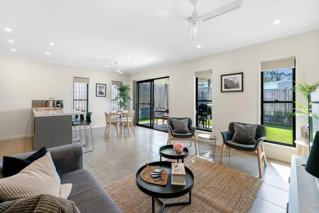Theme Parks Up To 8 Guests Modern House * Gold Coast