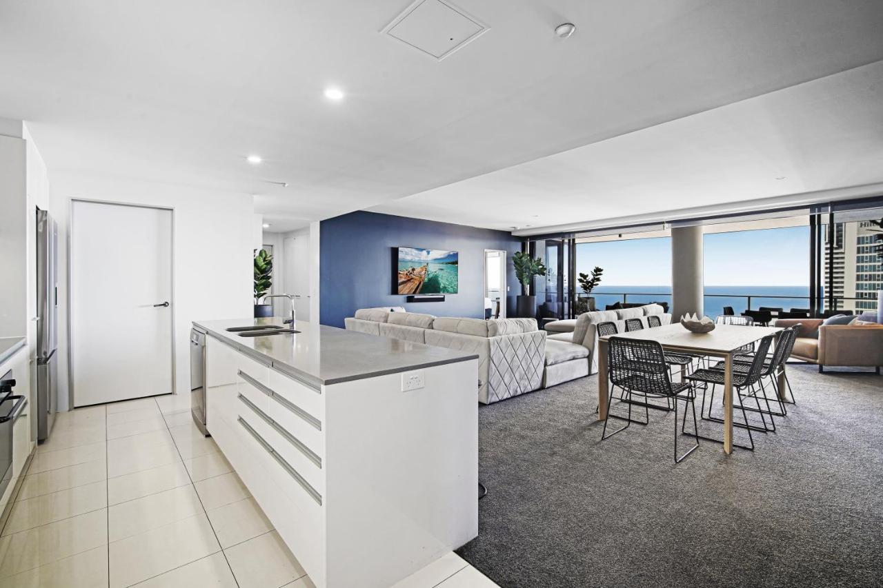 Apartment Circle On Cavill Sub Penthouse W/ 4 Bedrooms
