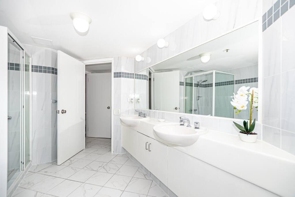 Broadbeach Victoria Square *