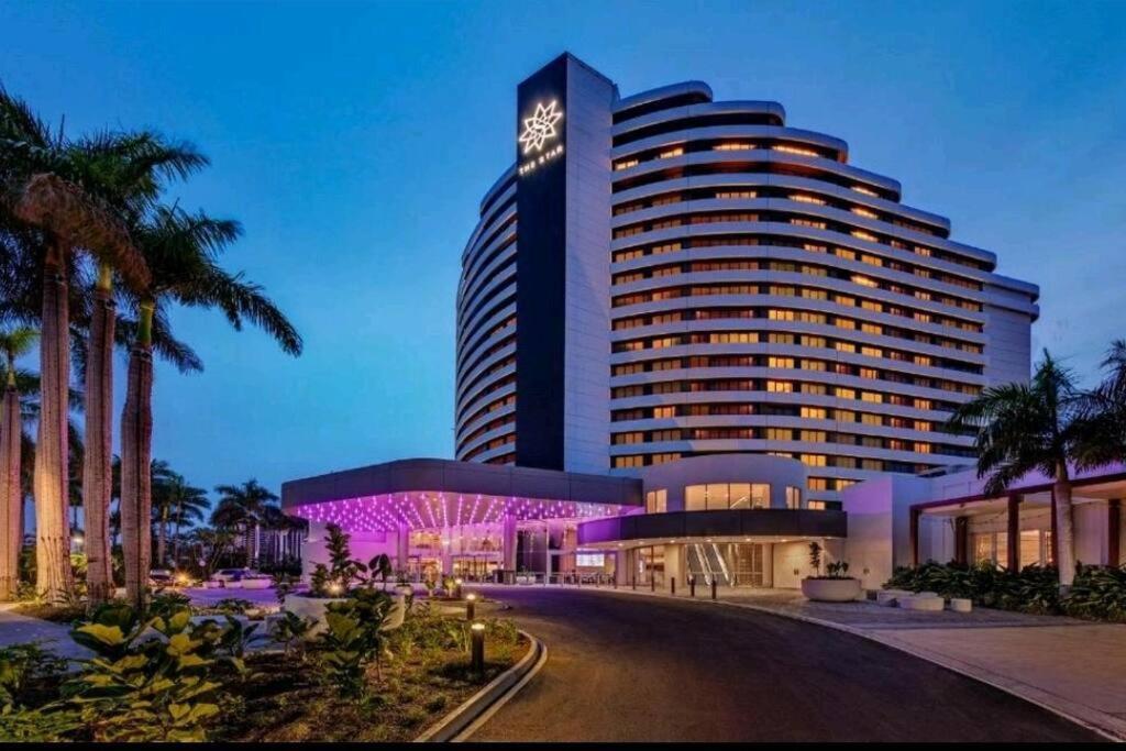 Broadbeach Victoria Square *