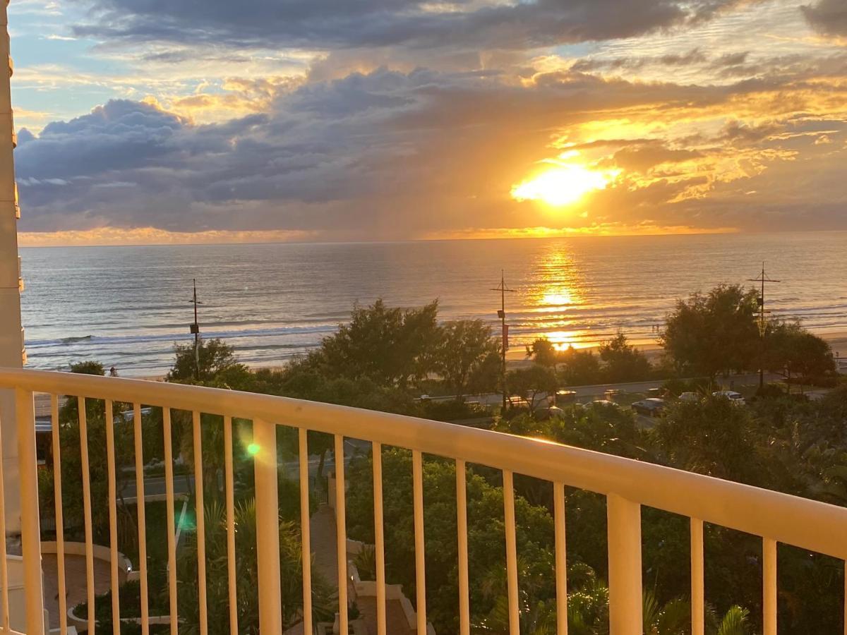 Apartamento Beachfront Romantic Getaway - Surfers Paradise *