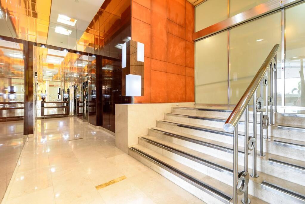 Chevron Renaissance Surfers Paradise Sleeps 10 4th Floor - Optimise * Gold Coast