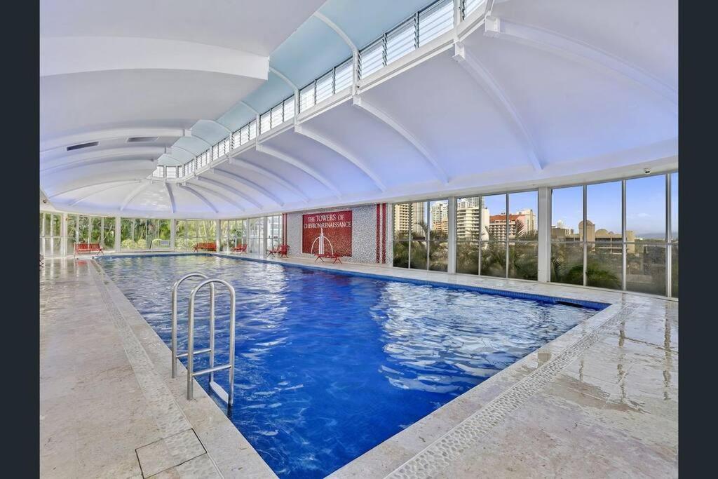 Chevron Renaissance Surfers Paradise Sleeps 10 4th Floor - Optimise Gold Coast
