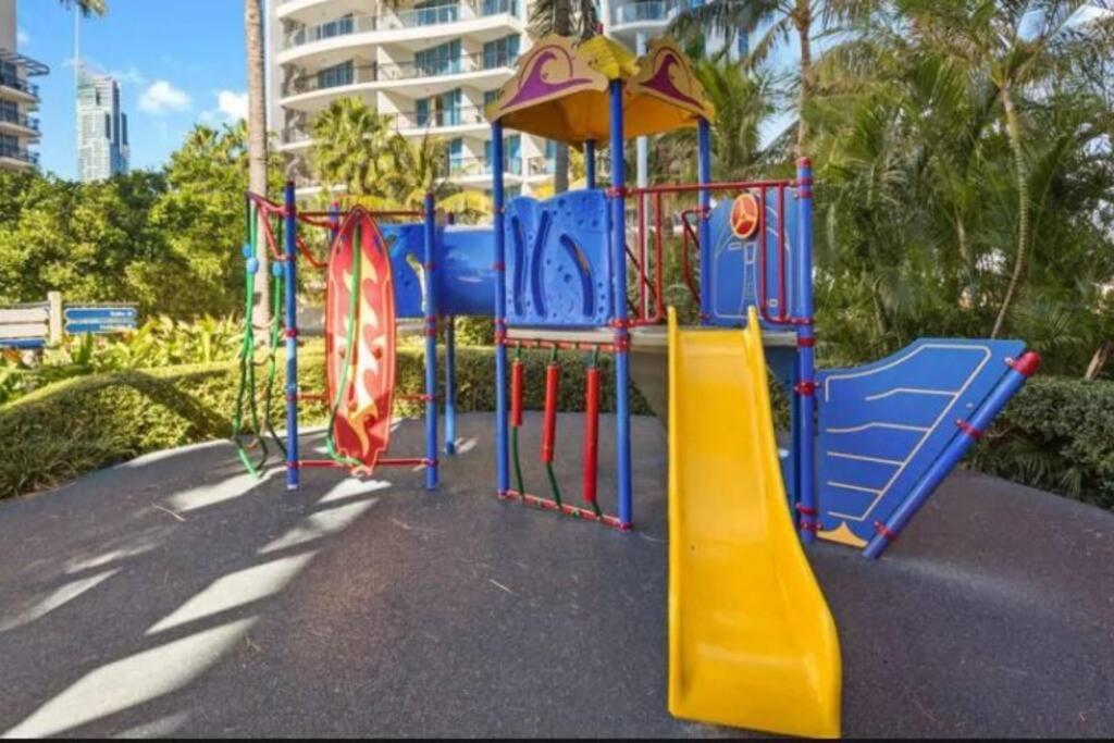 Chevron Renaissance Surfers Paradise Sleeps 10 4th Floor - Optimise