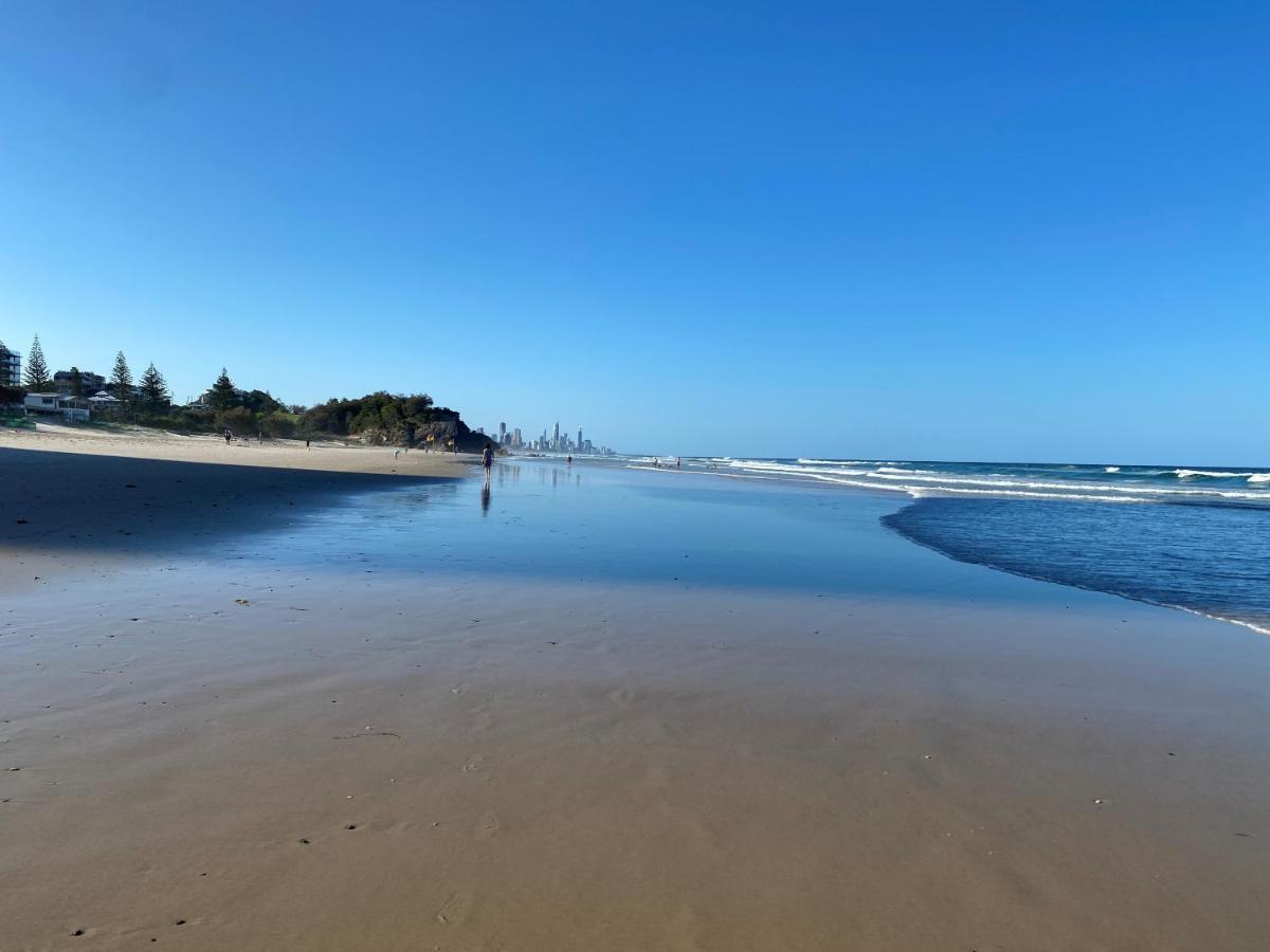 Outrigger Burleigh 3*