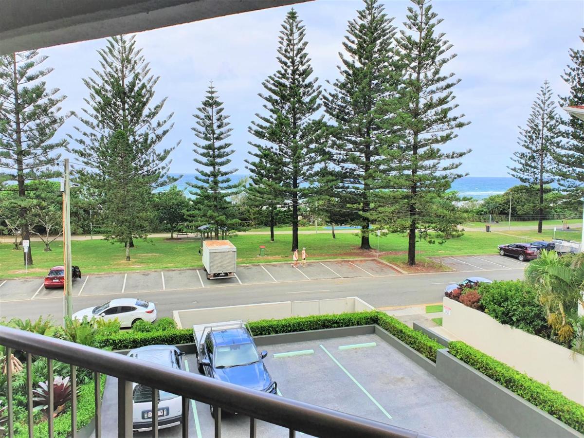 Burleigh Esplanade Gold Coast